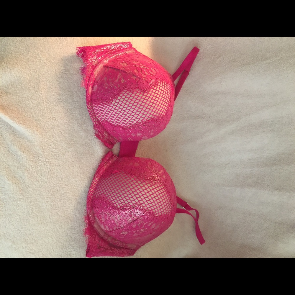 Victoria secret bombshell size 36B.